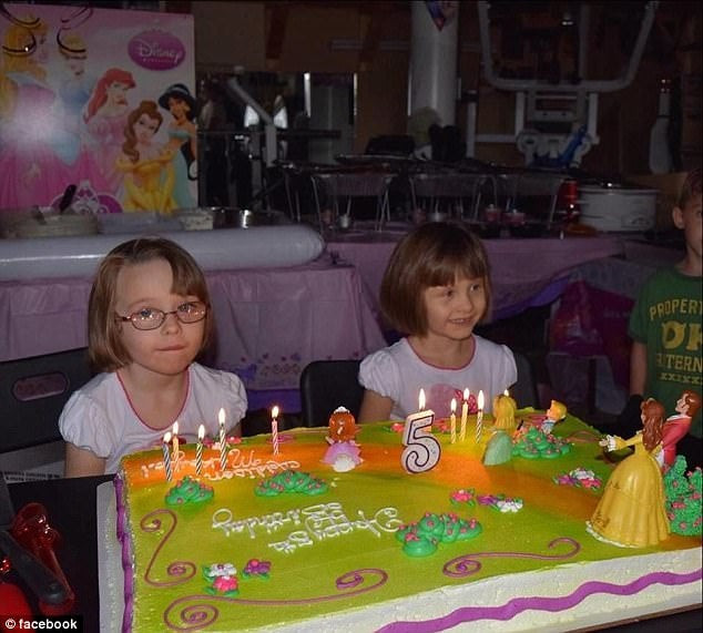 Τραγωδία στις ΗΠΑ: 41χρονη πυροβόλησε στο κεφάλι τις δίδυμες κορούλες της και αυτοκτόνησε